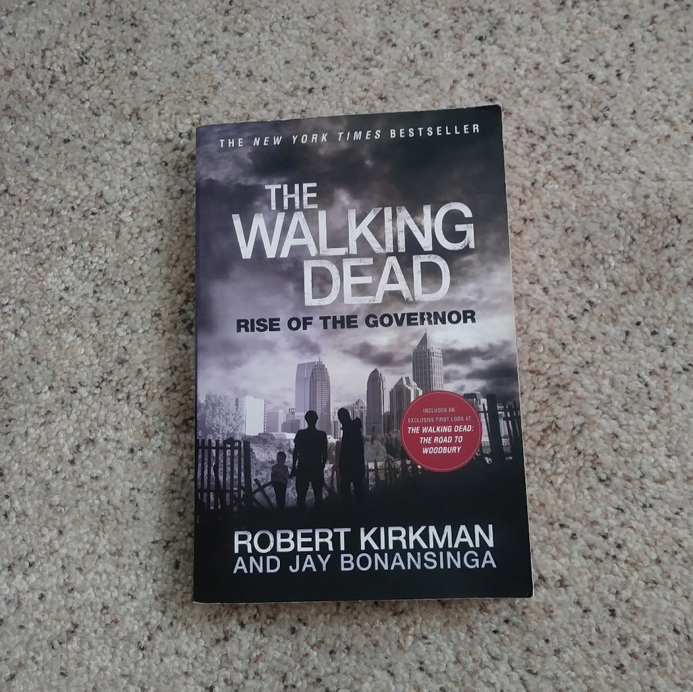 📚 3 for $12- The Walking Dead Book